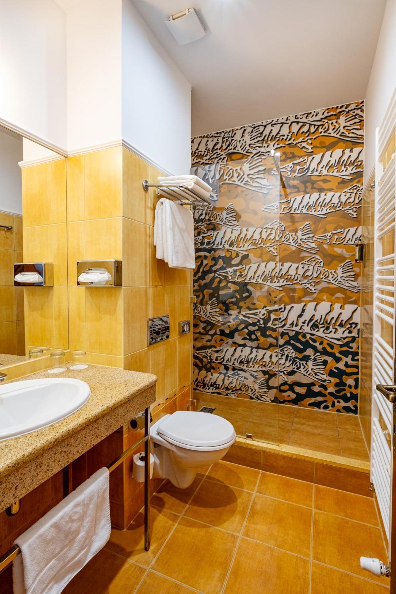 Hotel Golden Eagle Levice Ngoại thất bức ảnh