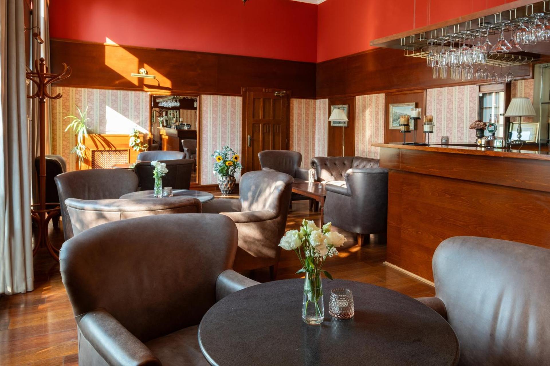 Hotel Golden Eagle Levice Ngoại thất bức ảnh
