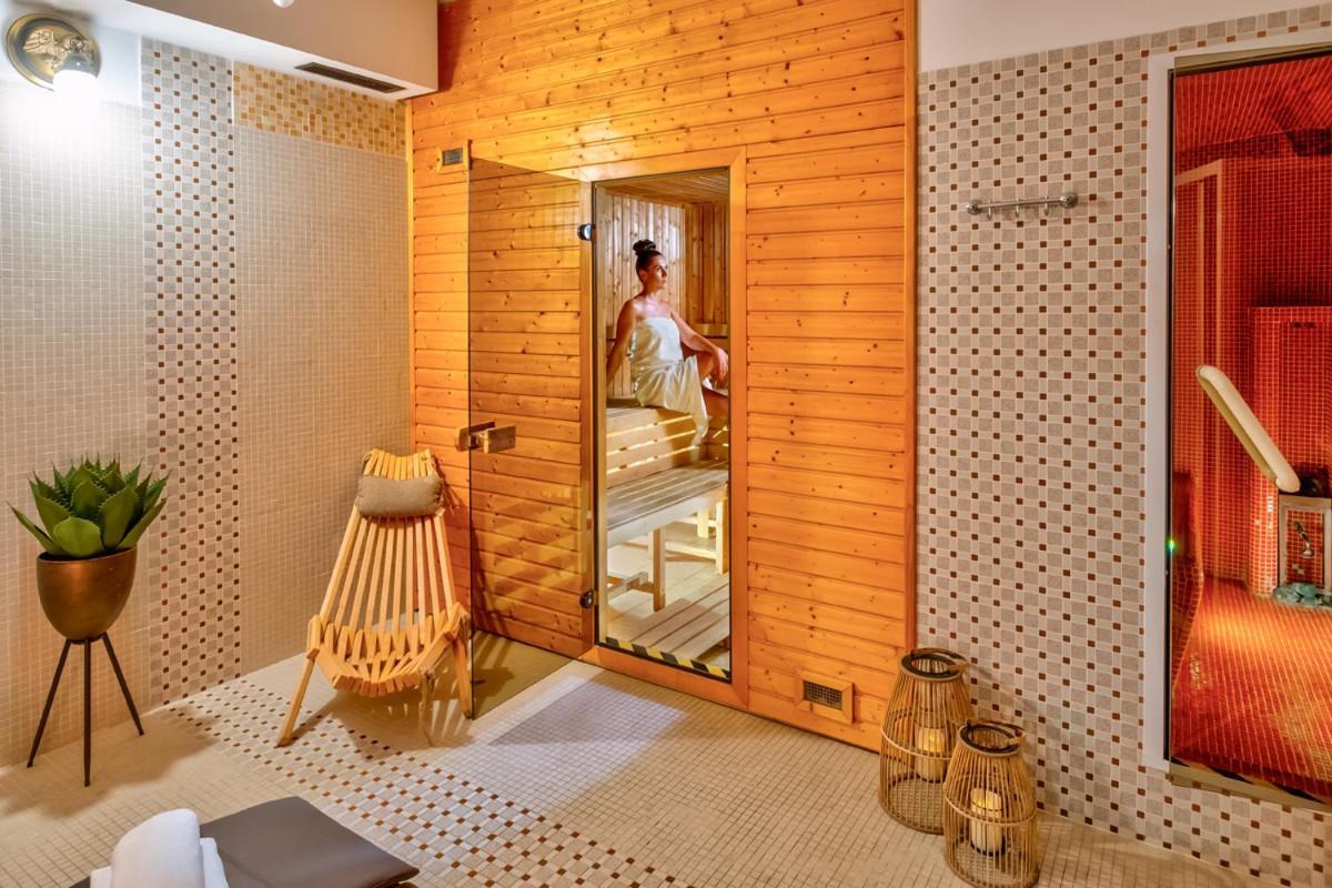 Hotel Golden Eagle Levice Ngoại thất bức ảnh