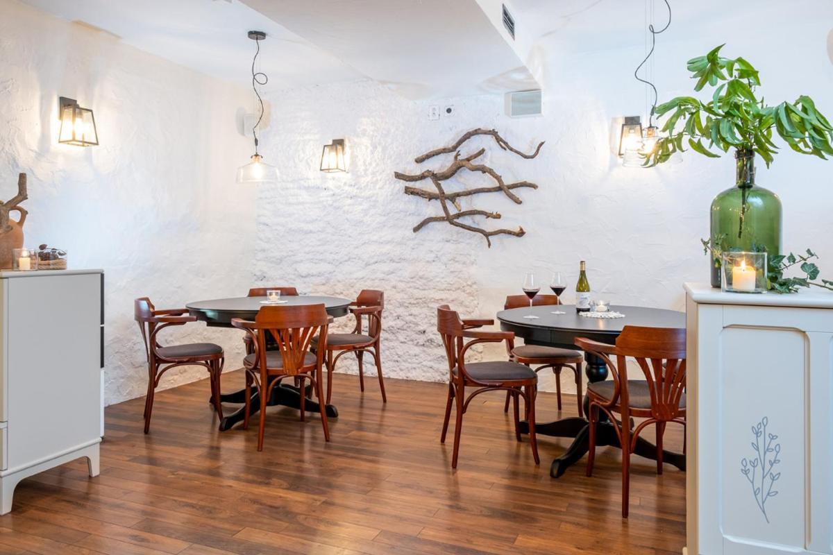 Hotel Golden Eagle Levice Ngoại thất bức ảnh